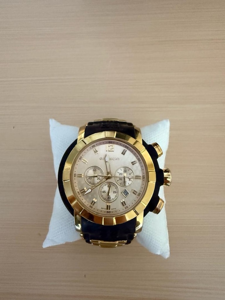Givenchy Saat - 3