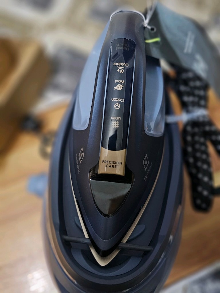 Electrolux E8ST1-6DBM Renew 800 Buhar Kazanlı Ütü Sıfır - 5