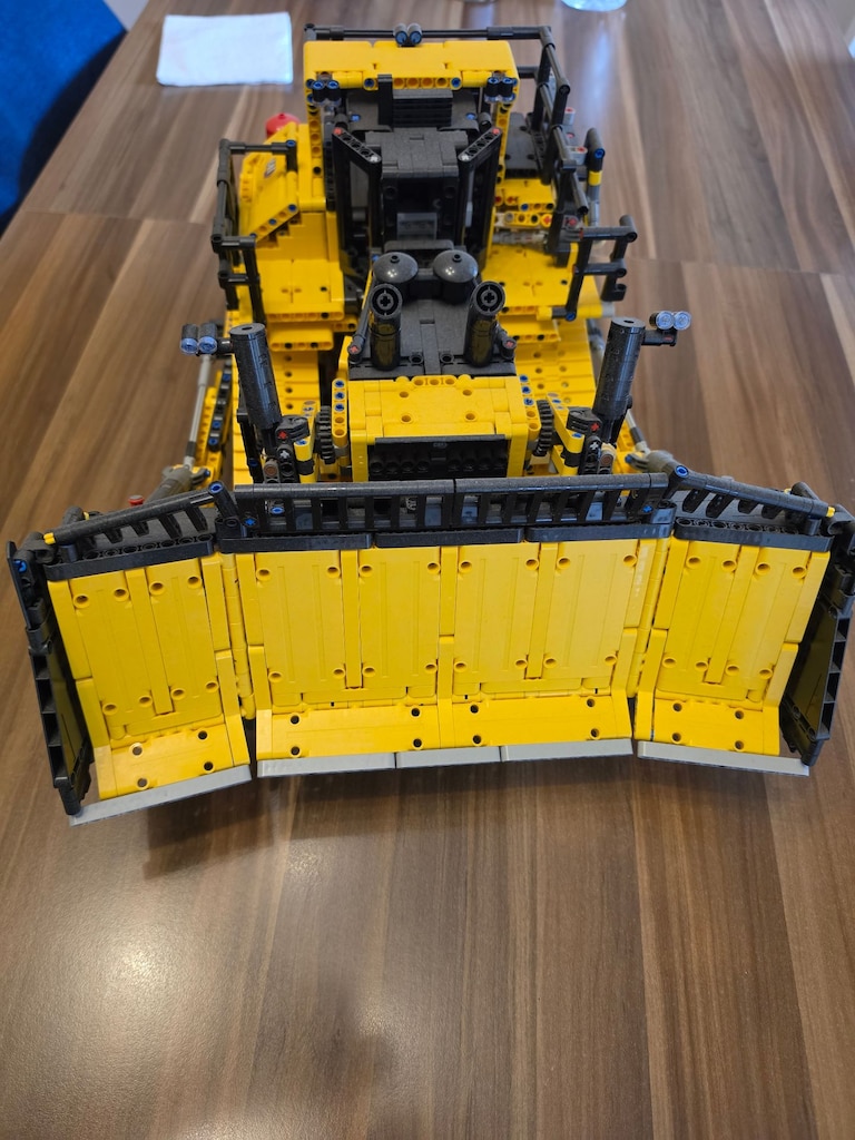 LEGO Technic 42131 Uygulama Kumandalı Cat D11 Buldozer - 2