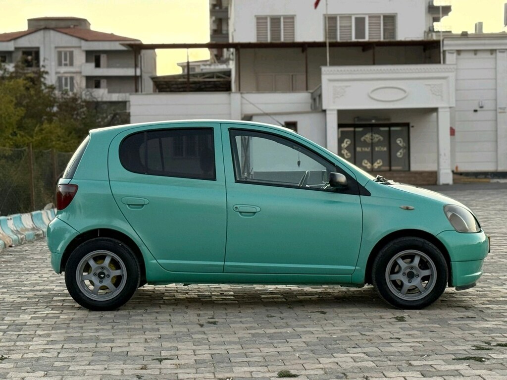 TOYOTA YARİS 1.3 Vvti SAF BENZİNLİ - 12