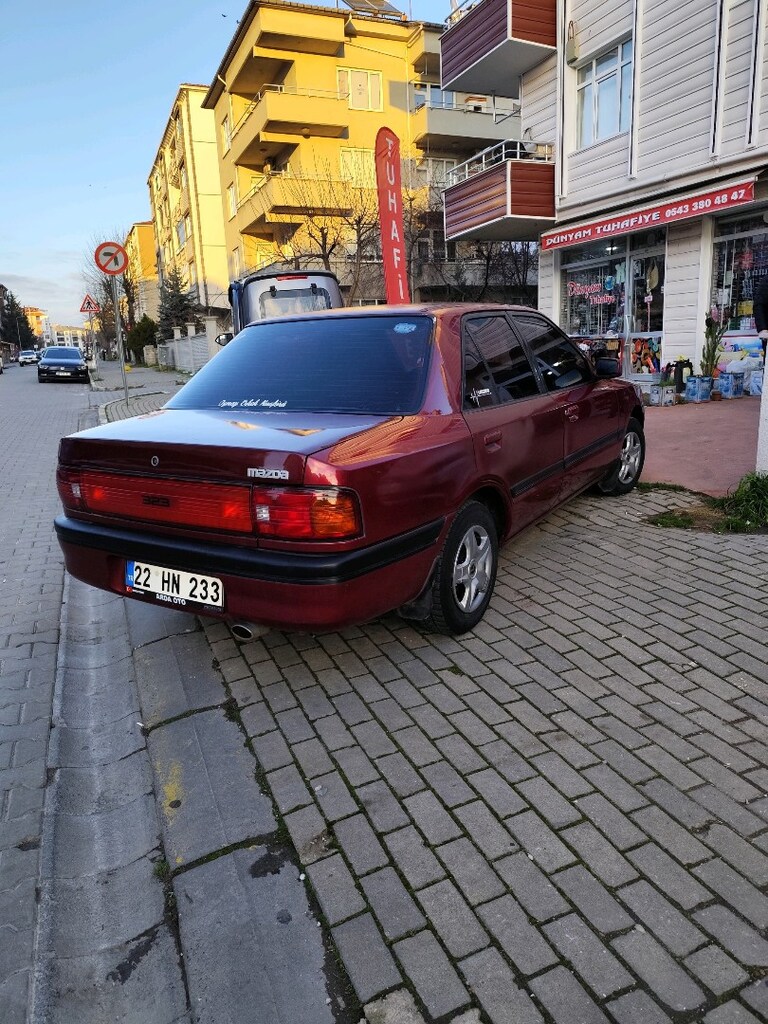 Mazda 323 - 3