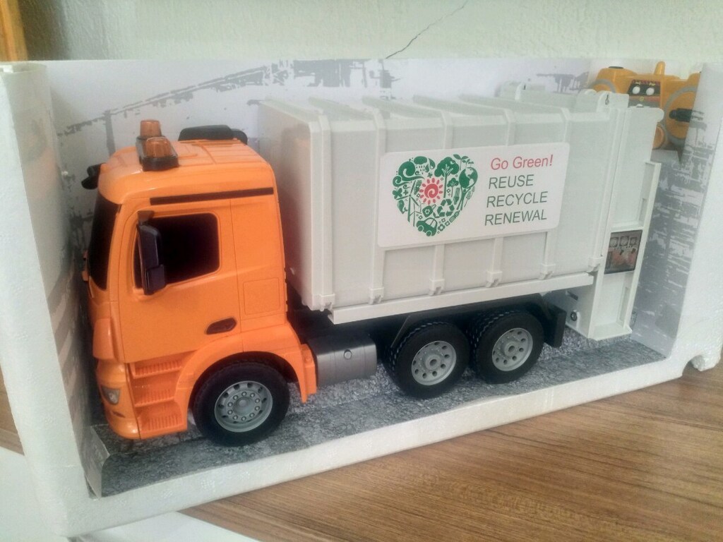 UZAKTAN KUMANDALI ÇÖP KAMYONU MERCEDES LİSANSLI 40CM UZUNLUK 4X4 - 3