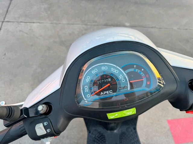 Apec PS5 125 cc Scooter