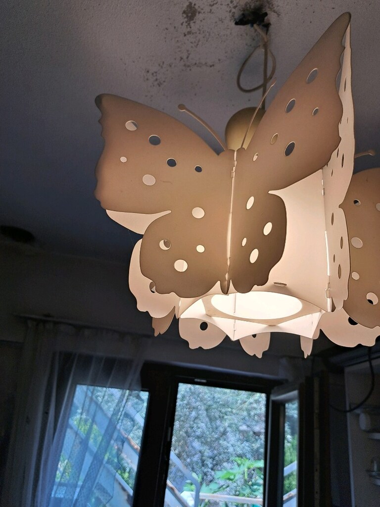 Demonte Ikea tavan aydınlatması beyaz renk,kelebek figürü - 4