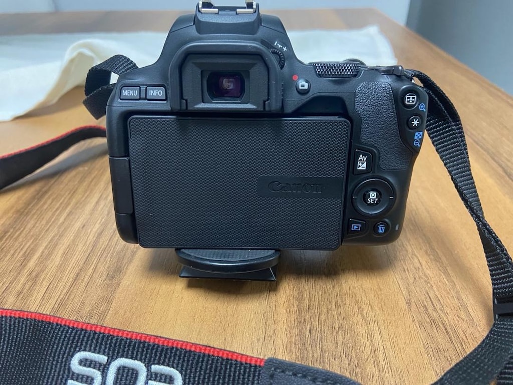 Canon Eos 250 D kamera ve fotoğraf makinesi - 2
