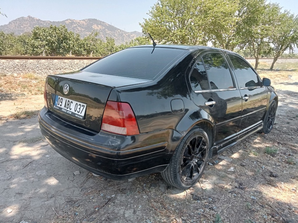 VOLKWAGEN BORA - 5