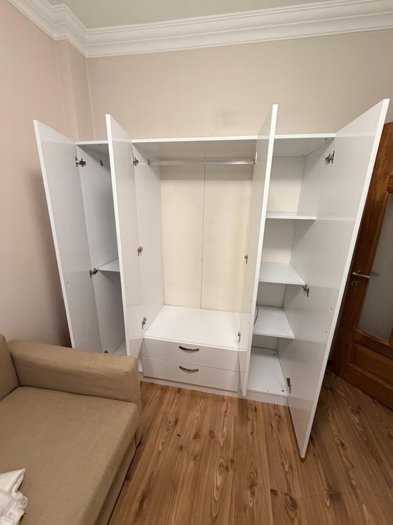 4 Kapaklı Beyaz Dolap - 2