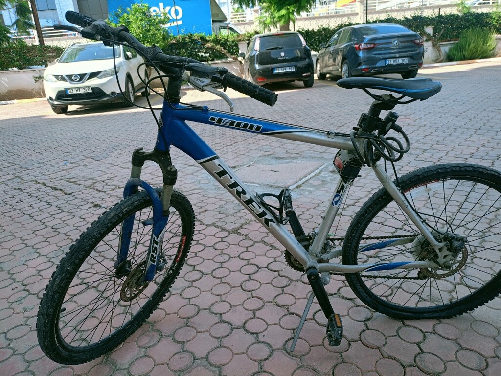 trek 4300 disk - 2