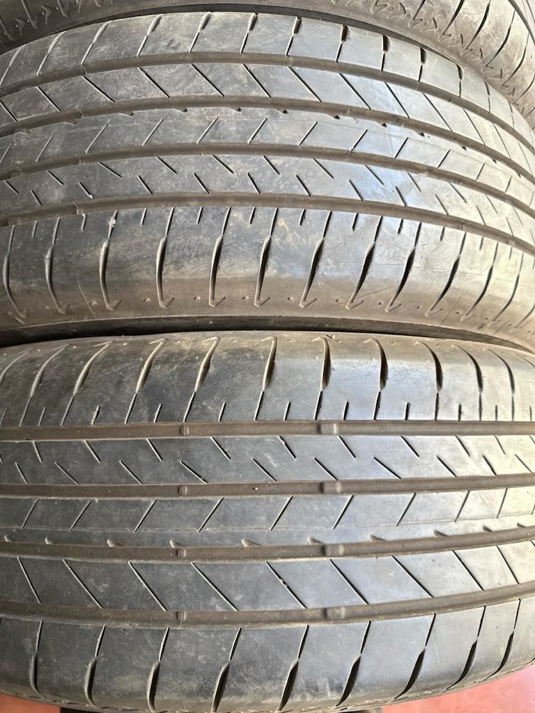 225 60 18 BRIDGESTONE… - 2