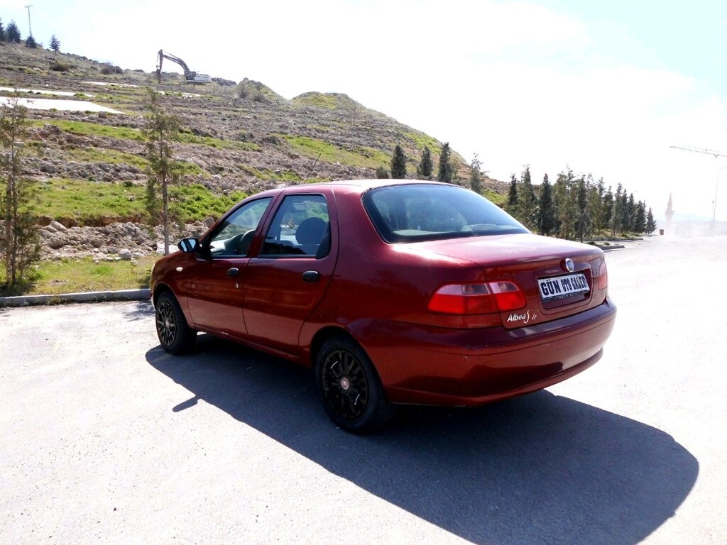 GÜN OTO GALERİDEN FİAT ALBEA SOLE 1.4 FRE ACTIVE BENZİN LPG Lİ BOYASIZ - 4