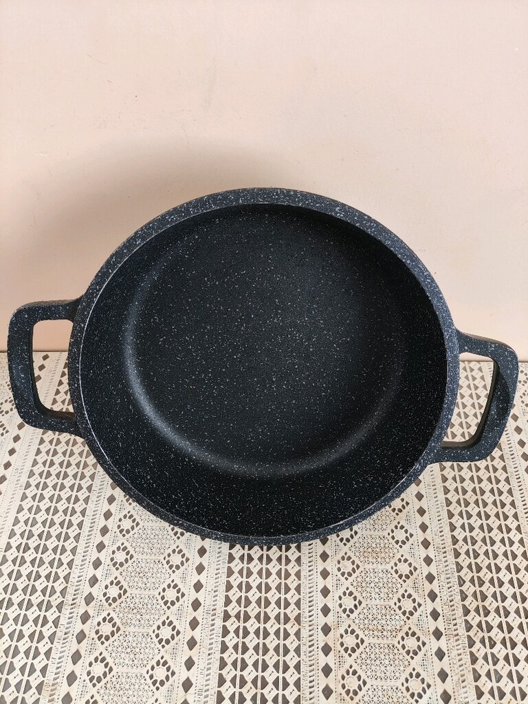 DÖKÜM TENCERE 25 cm - 3