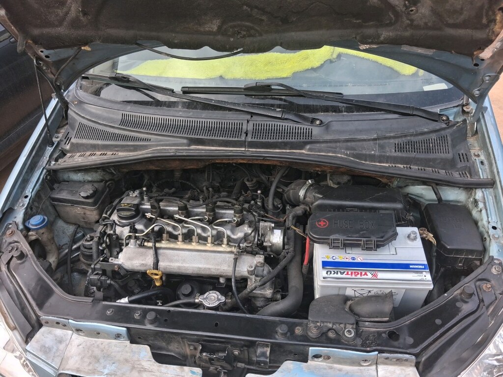 Mavi Hyundai Araba - 3