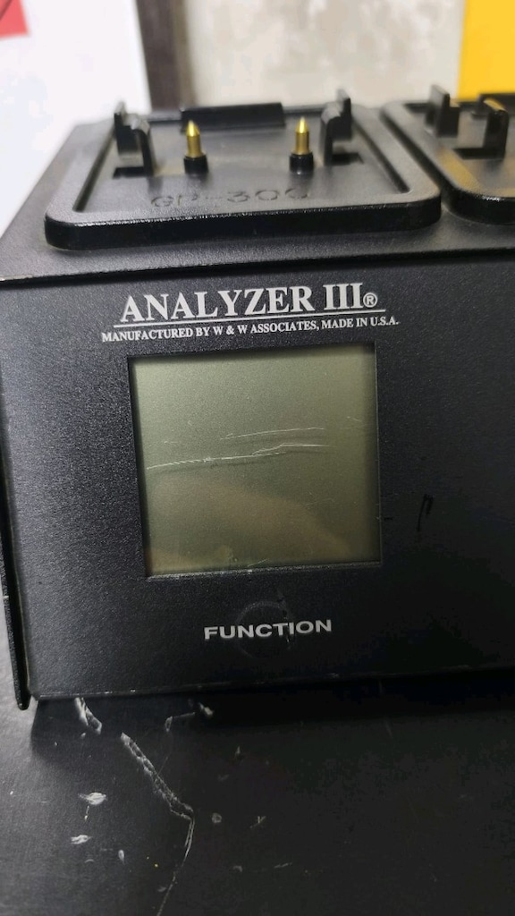 W&W Associates Analyzer III 3'lü Telsiz Batarya Test Cihazı - 3