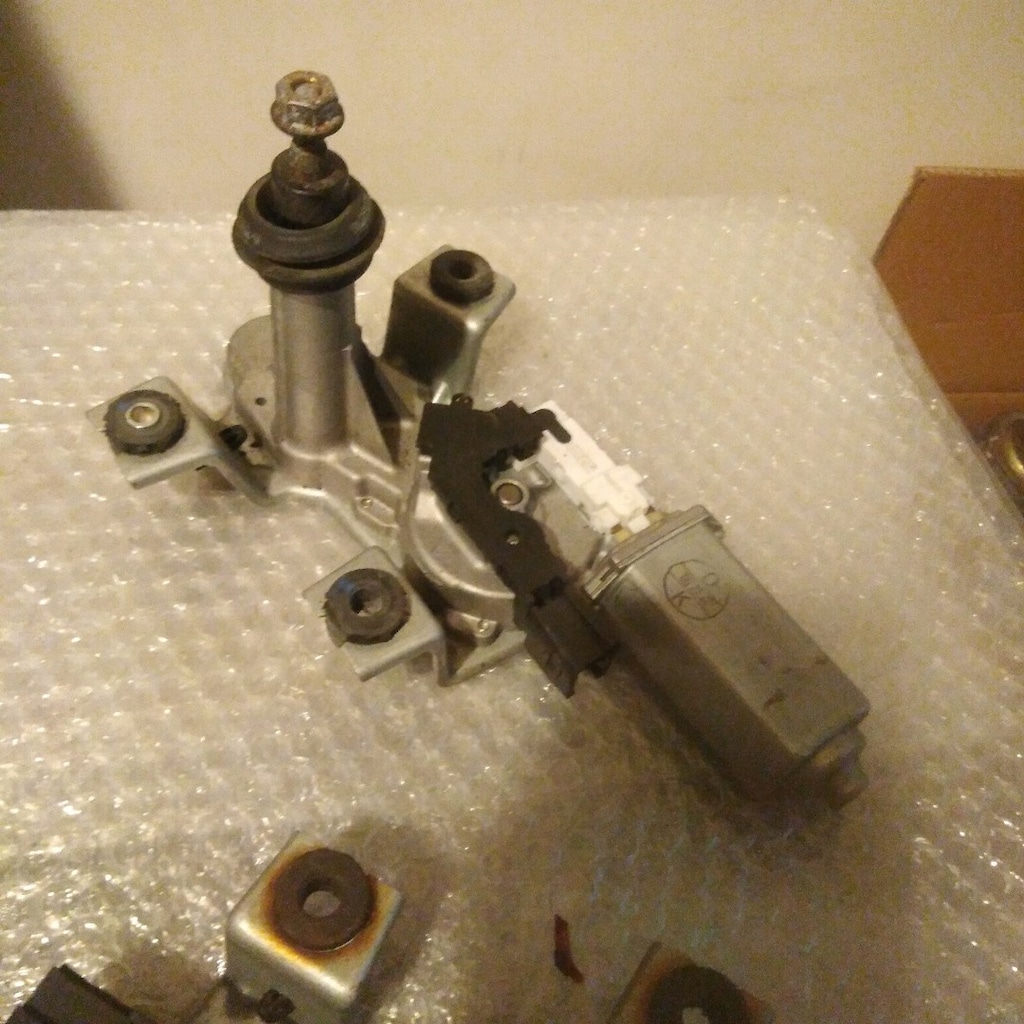 LAND ROVER DİSCOVERY 3/4 LR3 ARKA SİLECEK MOTORU - 3