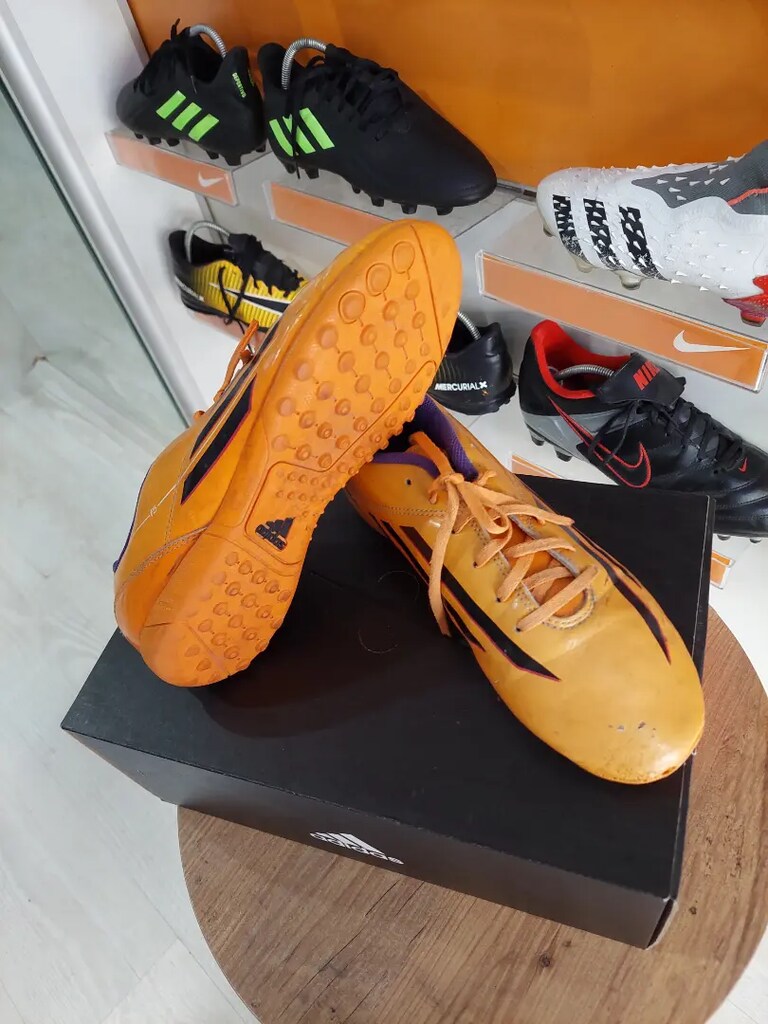 Orjinal Adidas 38.5 numara halı saha ayakkabısı İKİNCİ EL - 3