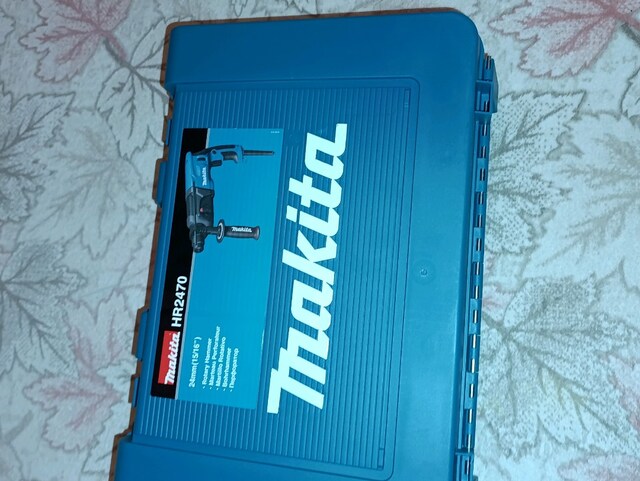 Makita HR 2470 kırıcı delici
