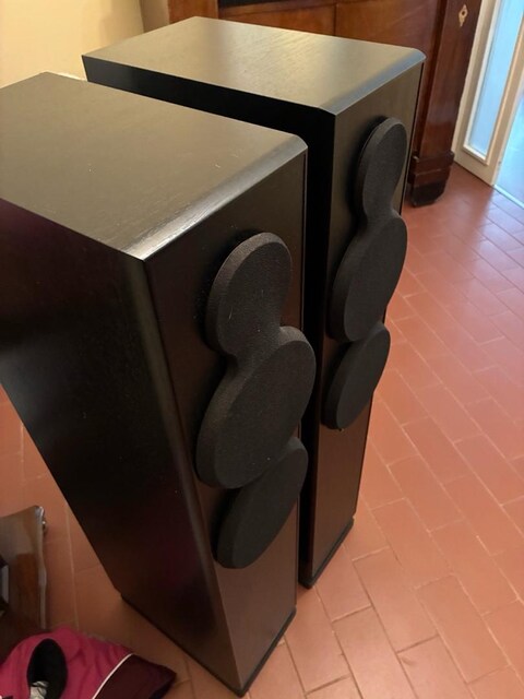 YAMAHA NS-F150 kule hoparlörler