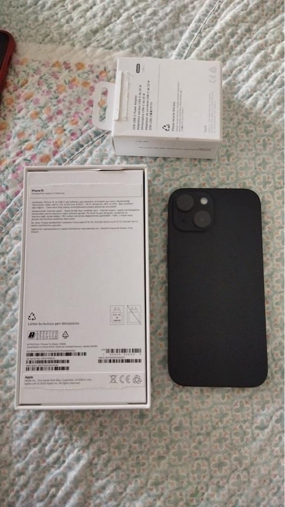 i iPhone 15 - 2