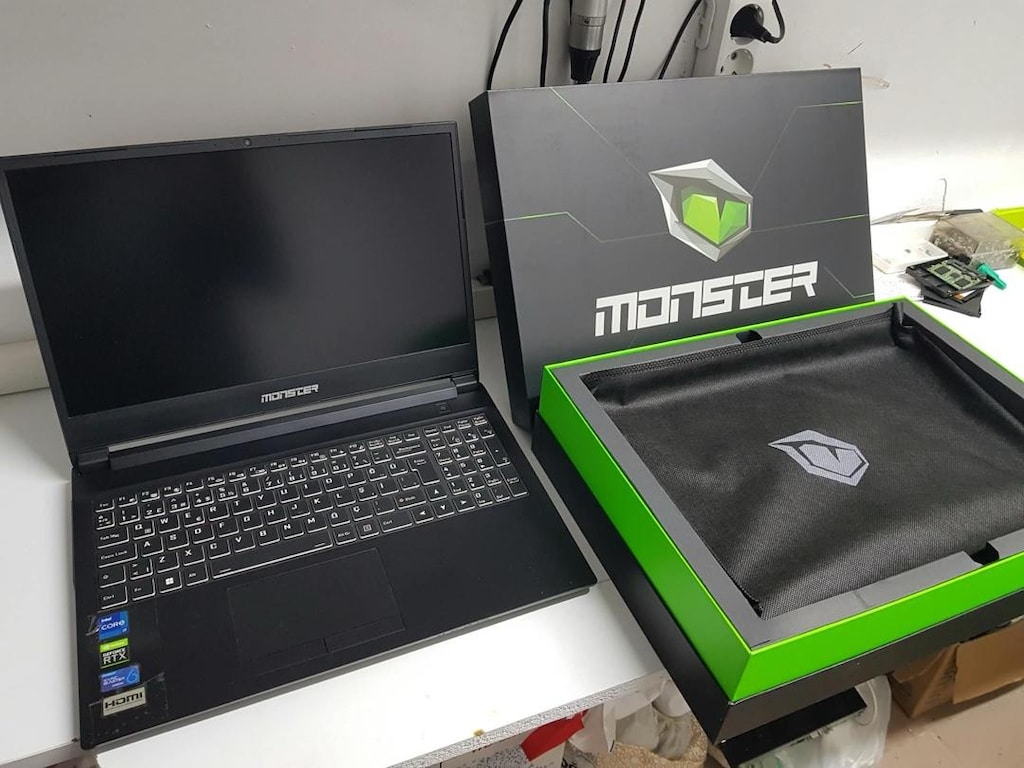 monster laptop - 2