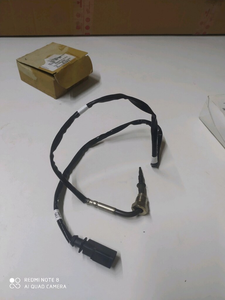 Vag grubu egzoz gazı sıcaklık sensörü 04L 906 088 bd