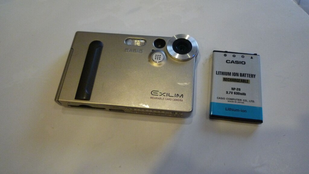 Casio Exilim EX-M1 Dijital Fotoğraf Makinesi Ses Kayıt MP3 Çalar - 2