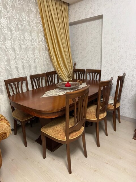 Eski Ceviz Ağacı TV Ünitesi, Camlı Vitrin ve Yemek Masası