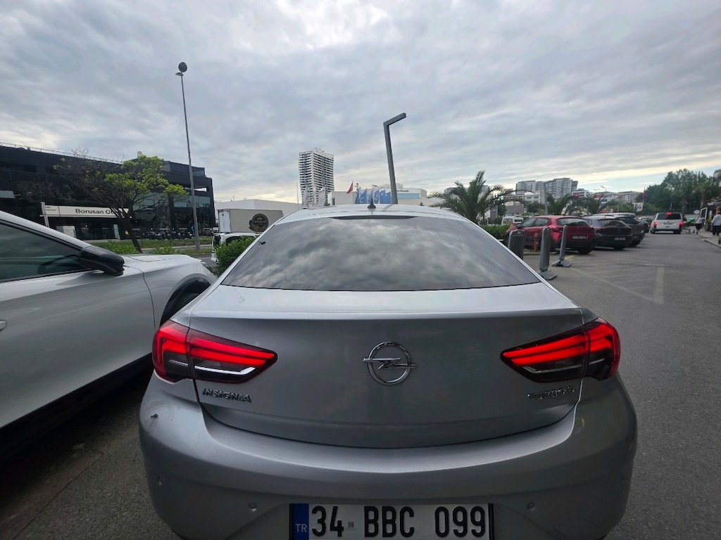 OPEL INSIGNİA YENİ KASA 1.6 TRB DZL 1.6 FULL DERİ KOMBİNELİ D SEGMENT - 12