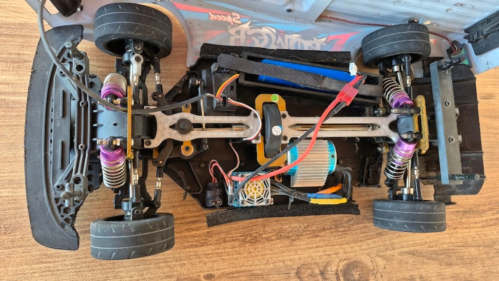 WLtoys 104072 1/10 4x4 Brushless RC Araba 60 KM/H Drift RTR - 5