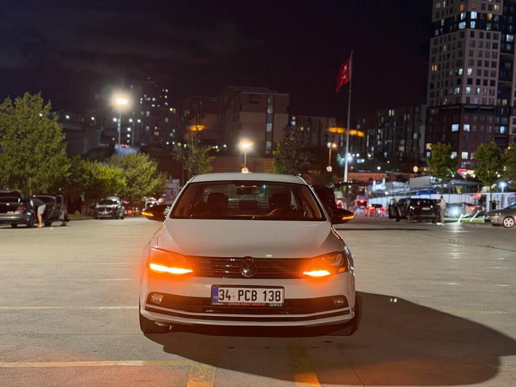 2015 MODEL OTOMATİK ÇOK TEMİZ FULL BAKIMLI AİLE ARACI - 6