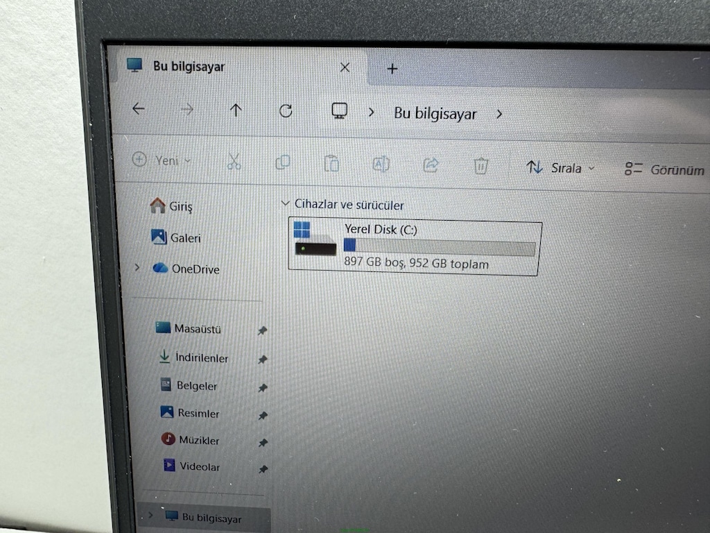 DELL ULTRA 9 İŞLEMCİ 32 GB RAM 1 TB NVME RTX 2000 ADA DOKUNMATİK - 4