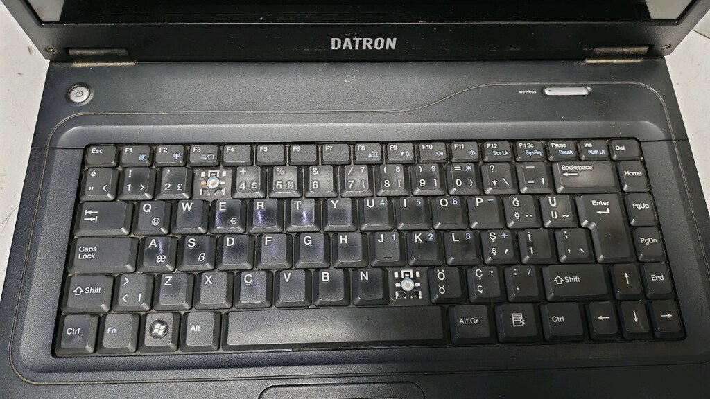 Laptop özellikleri resimde - 2