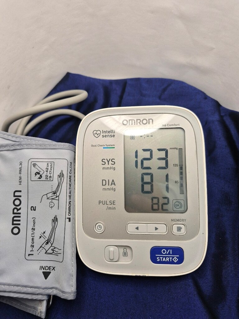 Omron M6 Comfort model tansiyon aleti. Dijital ekranı sayesinde ölçüml - 10