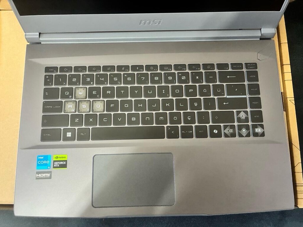 msı thin 15 gaming laptop - 9