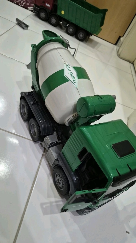 Yeşil Beton Mikseri Oyuncak Kamyon - 5