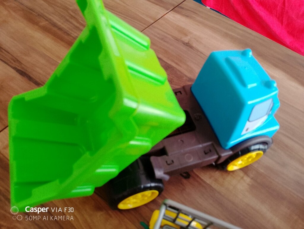 Oyuncak kamyon ve traktör dinozorlu - 6