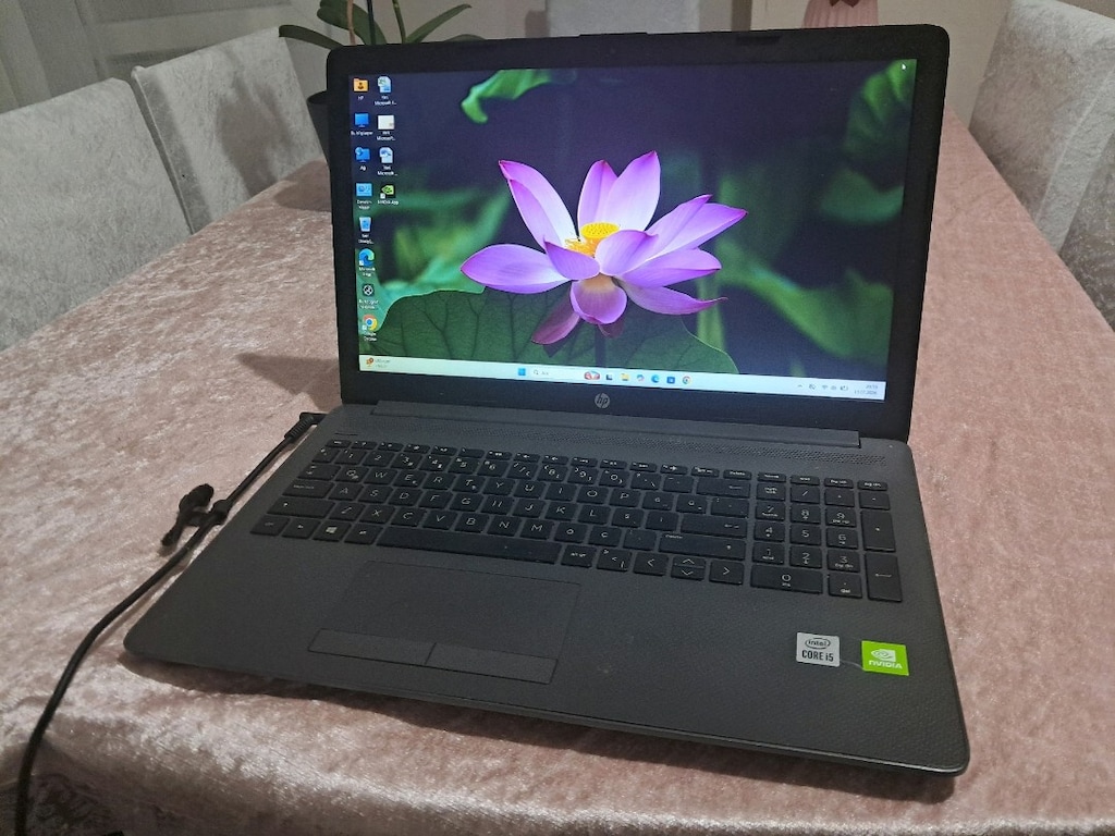 Öğrenci Laptopu Mouse ve Çanta Hediyeli - 2