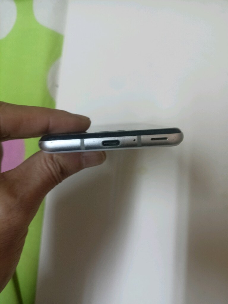 sharp aquos r2 64..4ramlı ekran sorunlu - 6