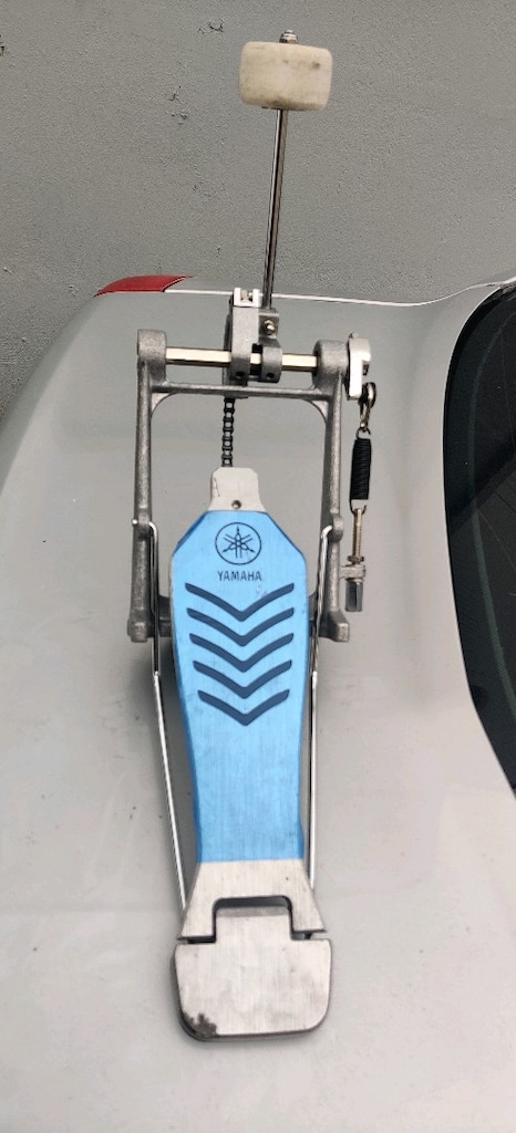 Yamaha FP7210 model, zincir tahrikli bir kick pedalı. Sıfır ayarında. - 5