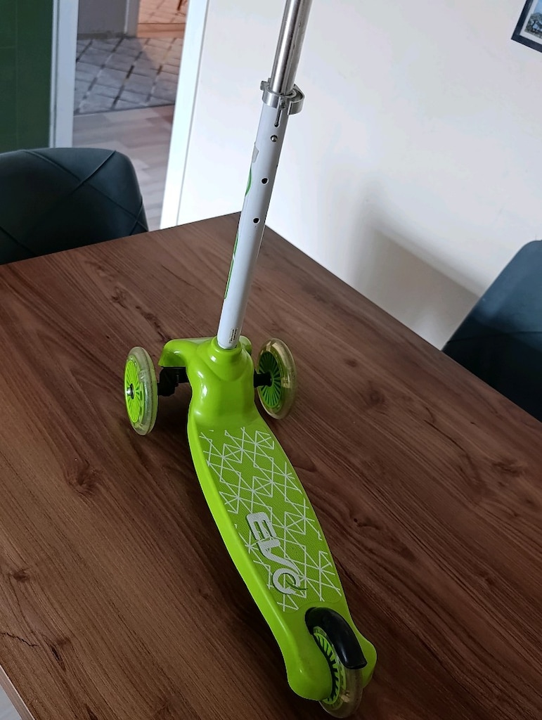 Evo 3 Tekerlekli Move'n Groove Işıklı Yeşil Scooter - 2