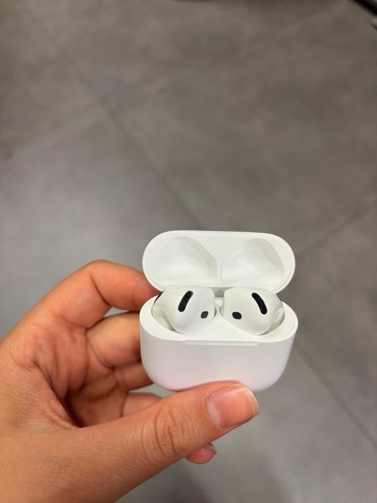 Apple AirPods 4 - 3