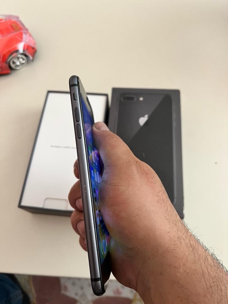 iPhone 8 Plus 64 gb - 4