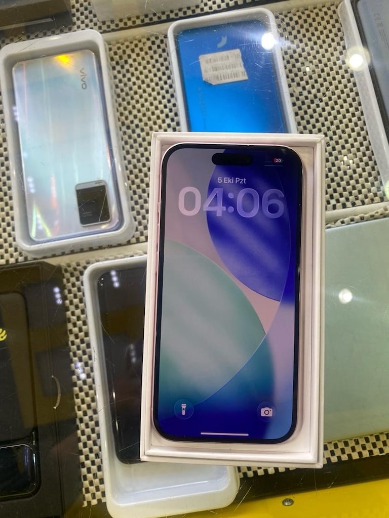Iphone 15 Tr cihazı çiziksiz tamirsiz - 2