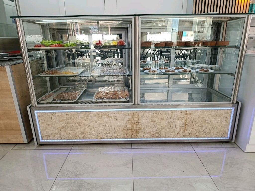 Teşhir dolap - 3