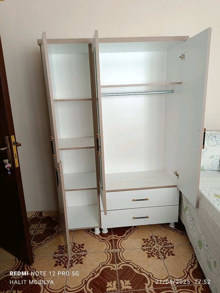 3 kapaklı 2 çekmeceli aynalı elbise dolabı - 2