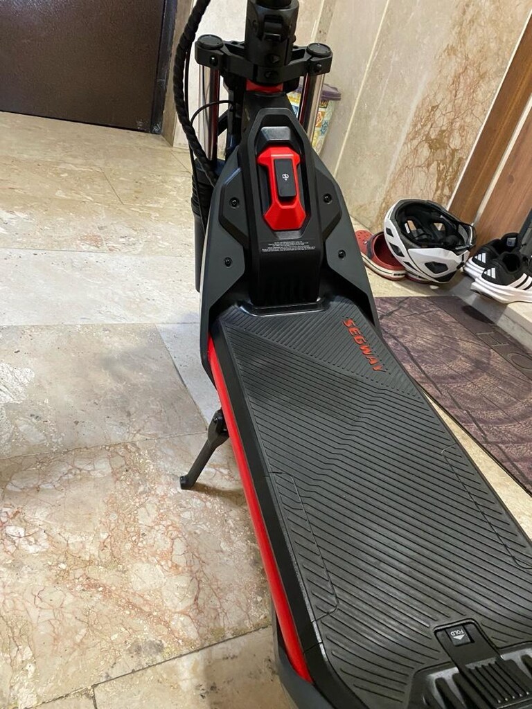 SEGWAY ZT3 PRO SCOOTER - 10