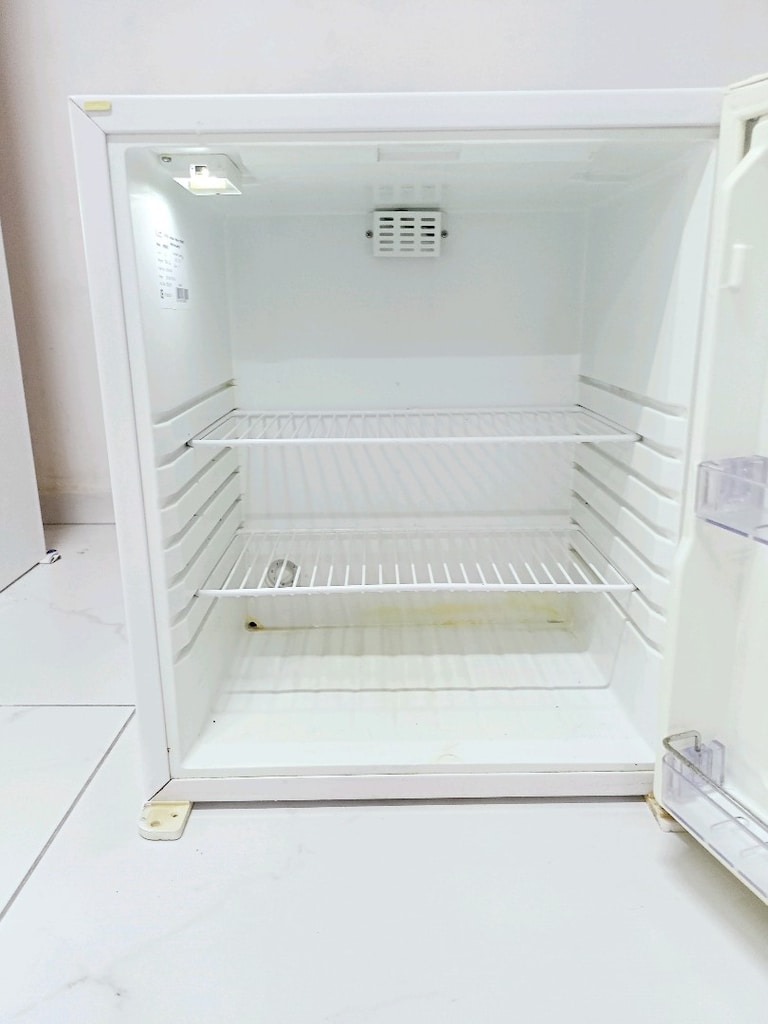 mini buzdolabı temiz sağlam - 4