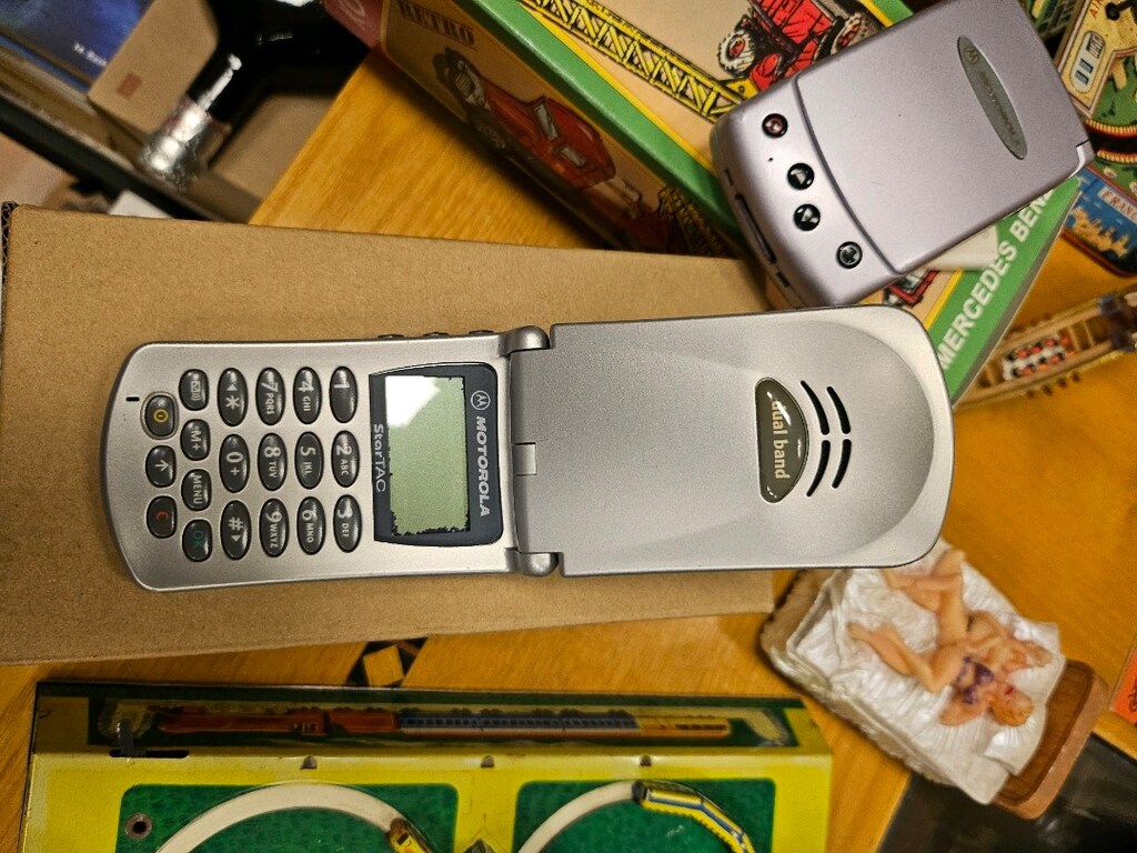 ANTİKA CEP TELEFONU KOLEKSİYONU - 17