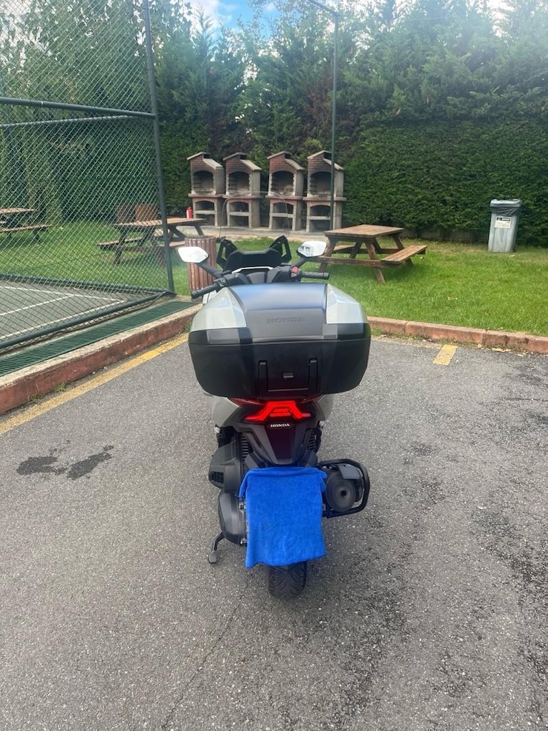 Honda Forza 250 Gri - 11