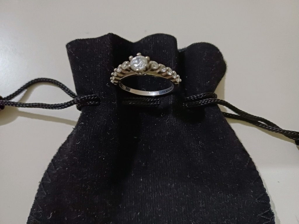 2.86 gram 925 ayar zirkon taşlı bayan gümüş yüzük. - 2