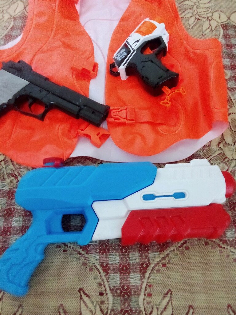 hepsi dahil.su tabanca .oyuncak 2 tabanca.can yeleği - 4